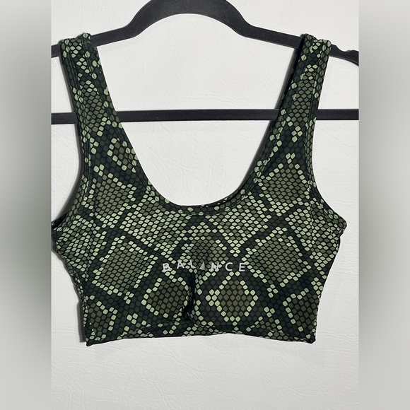 Balance Athletica sports bra with padded inserts in “viper” green Small - Picture 4 of 7